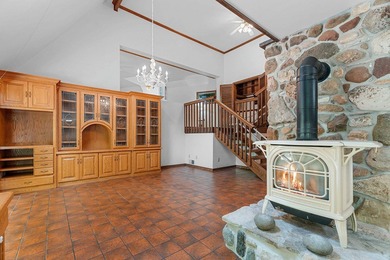 LIST PRICE IS $799,900 W/OPENING BID OF $500,000. Property may - photo 11