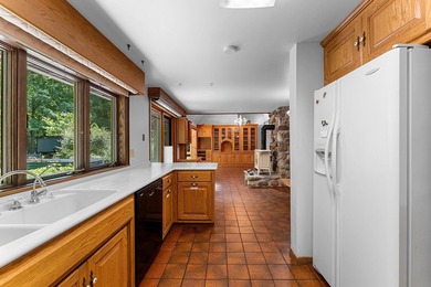 LIST PRICE IS $799,900 W/OPENING BID OF $500,000. Property may - photo 18