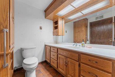 LIST PRICE IS $799,900 W/OPENING BID OF $500,000. Property may - photo 20