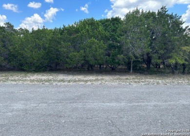 Lake Medina Lot For Sale in Lakehills Texas