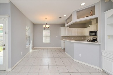Welcome home to this charming 3 bedroom, 2 bath residence - photo 11