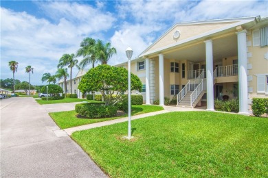 (private lake, pond, creek) Home For Sale in Vero Beach Florida