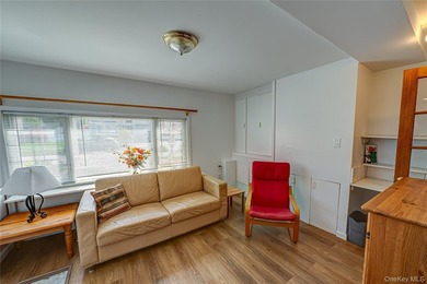 Welcome to this well-maintained and spacious 4-bedroom - photo 13