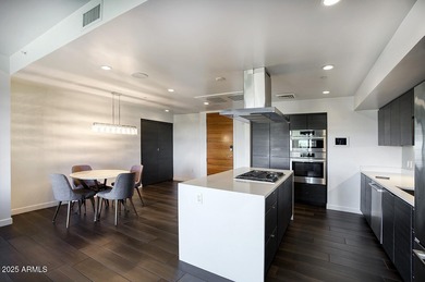 Enjoy iconic, unobstructed views of the Japanese Friendship