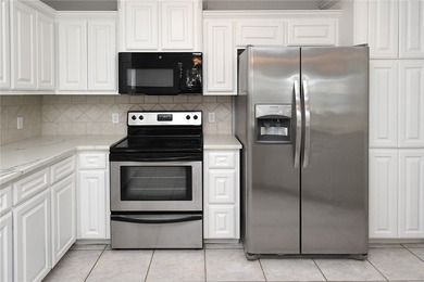 Welcome home to this charming 3 bedroom, 2 bath residence - photo 15
