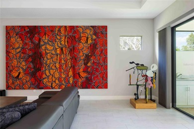 STUNNING BACKYARD WITH GORGEOUS PALMS!!!! HIGH CEILINGS AND SO