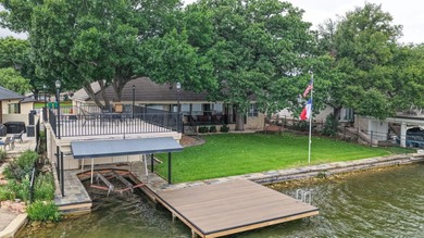 Nestled in the heart of Horseshoe Bay, this beautifully - photo 16
