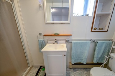 Welcome to this well-maintained and spacious 4-bedroom - photo 16