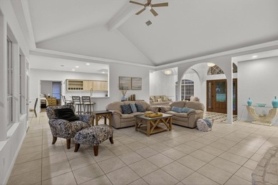 Nestled in the heart of Horseshoe Bay, this beautifully - photo 20