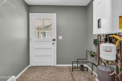 Welcome to 87 Mount Matterhorn Lane in sought-after Holiday City - photo 22