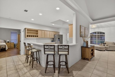 Nestled in the heart of Horseshoe Bay, this beautifully - photo 23