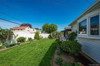 Welcome to this well-maintained and spacious 4-bedroom - photo 23