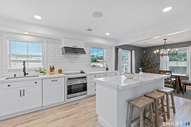A turn-key investment opportunity in the heart of Mystic. This - photo 4