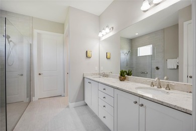 STUNNING BACKYARD WITH GORGEOUS PALMS!!!! HIGH CEILINGS AND SO