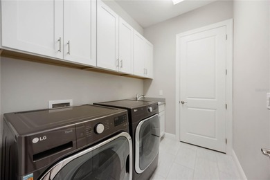 STUNNING BACKYARD WITH GORGEOUS PALMS!!!! HIGH CEILINGS AND SO