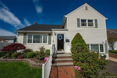 Welcome to this well-maintained and spacious 4-bedroom - photo 30