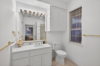 Nestled in the heart of Horseshoe Bay, this beautifully - photo 32
