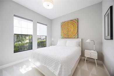 STUNNING BACKYARD WITH GORGEOUS PALMS!!!! HIGH CEILINGS AND SO