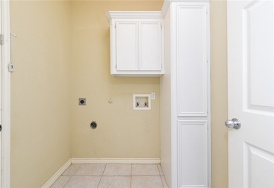 Welcome home to this charming 3 bedroom, 2 bath residence - photo 33