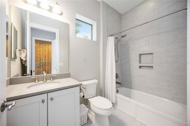 STUNNING BACKYARD WITH GORGEOUS PALMS!!!! HIGH CEILINGS AND SO