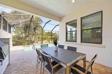 STUNNING BACKYARD WITH GORGEOUS PALMS!!!! HIGH CEILINGS AND SO