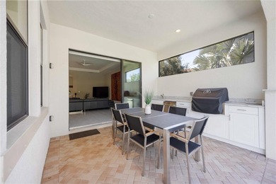 STUNNING BACKYARD WITH GORGEOUS PALMS!!!! HIGH CEILINGS AND SO