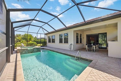 STUNNING BACKYARD WITH GORGEOUS PALMS!!!! HIGH CEILINGS AND SO