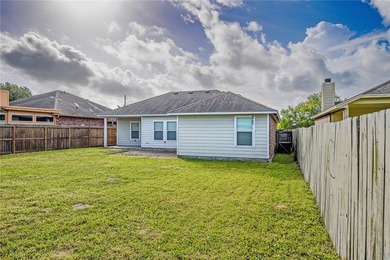 Welcome home to this charming 3 bedroom, 2 bath residence - photo 38