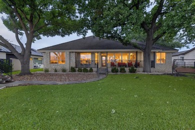 Nestled in the heart of Horseshoe Bay, this beautifully - photo 39