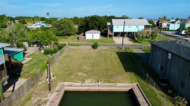 Build your dream coastal home on the beautiful canal-front lot - photo 1
