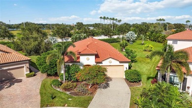 STUNNING BACKYARD WITH GORGEOUS PALMS!!!! HIGH CEILINGS AND SO