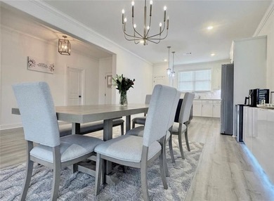 Serene lakefront living on a quiet cul-de-sac in the desirable - photo 4