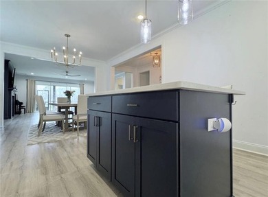 Serene lakefront living on a quiet cul-de-sac in the desirable - photo 7