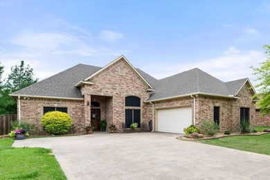 Welcome to your dream home! This beautifully maintained 4 - photo 2