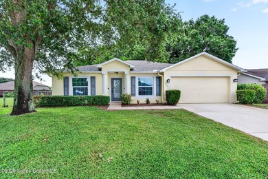 Welcome home to this well-maintained 3bed/2bath split-bedroom - photo 2