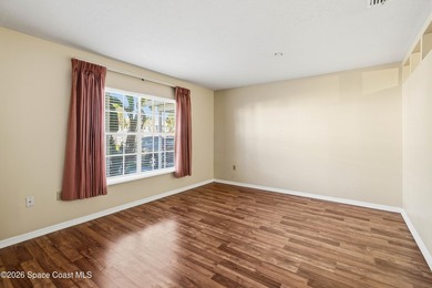 Welcome to Windsor Park, a small community of townhomes in the - photo 4