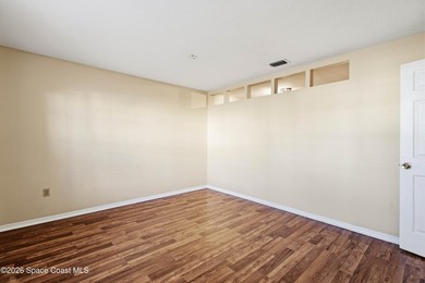 Welcome to Windsor Park, a small community of townhomes in the - photo 5