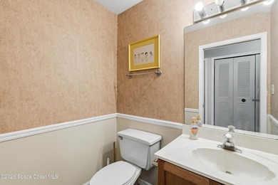 Welcome to Windsor Park, a small community of townhomes in the - photo 7