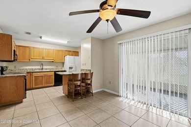 Welcome to Windsor Park, a small community of townhomes in the - photo 8