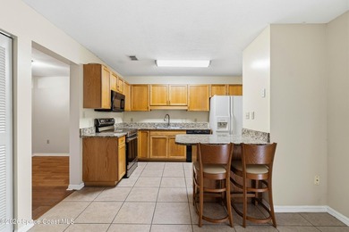 Welcome to Windsor Park, a small community of townhomes in the - photo 9