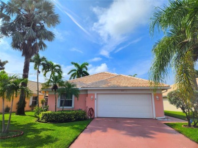 (private lake, pond, creek) Home For Sale in Boynton Beach Florida
