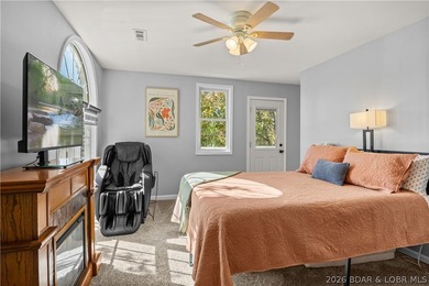 One-of-a-kind fully remodeled lakefront home on Mile Marker 3 - photo 16