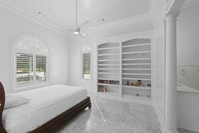 Stunning 1-level 5,000 SF Neoclassical Mediterranean Villa on 10 - photo 19