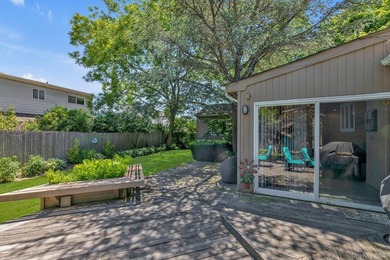Welcome to 25 Linden Lane, a beautiful spacious, one of a kind - photo 21