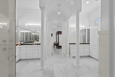 Stunning 1-level 5,000 SF Neoclassical Mediterranean Villa on 10 - photo 27