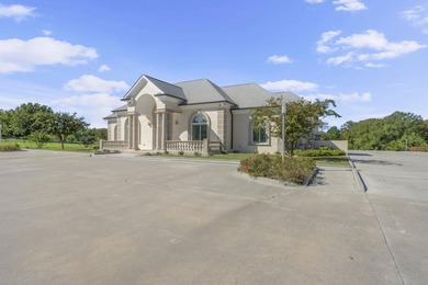 Stunning 1-level 5,000 SF Neoclassical Mediterranean Villa on 10 - photo 31