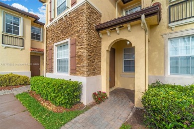 Lake Townhome/Townhouse For Sale in Homestead, Florida