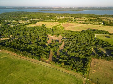The Cross Roads L2 Ranch is a prime parcel located in the city - photo 2