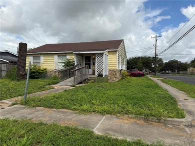 Investment property!! This property offers 3 bedrooms - 2 - photo 3