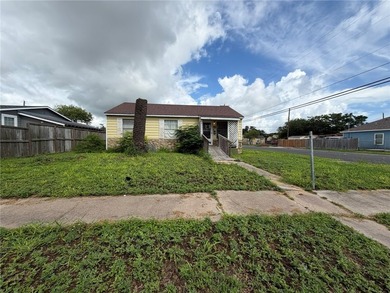 Investment property!! This property offers 3 bedrooms - 2 - photo 4